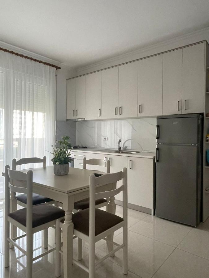 Kraal Apartments Vlorë Buitenkant foto