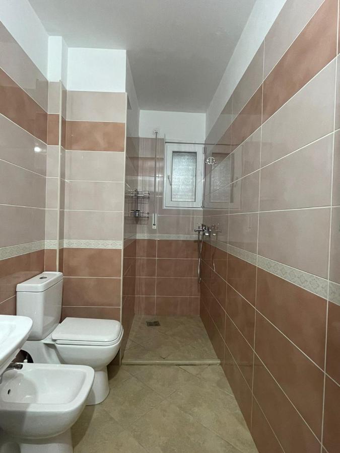 Kraal Apartments Vlorë Buitenkant foto