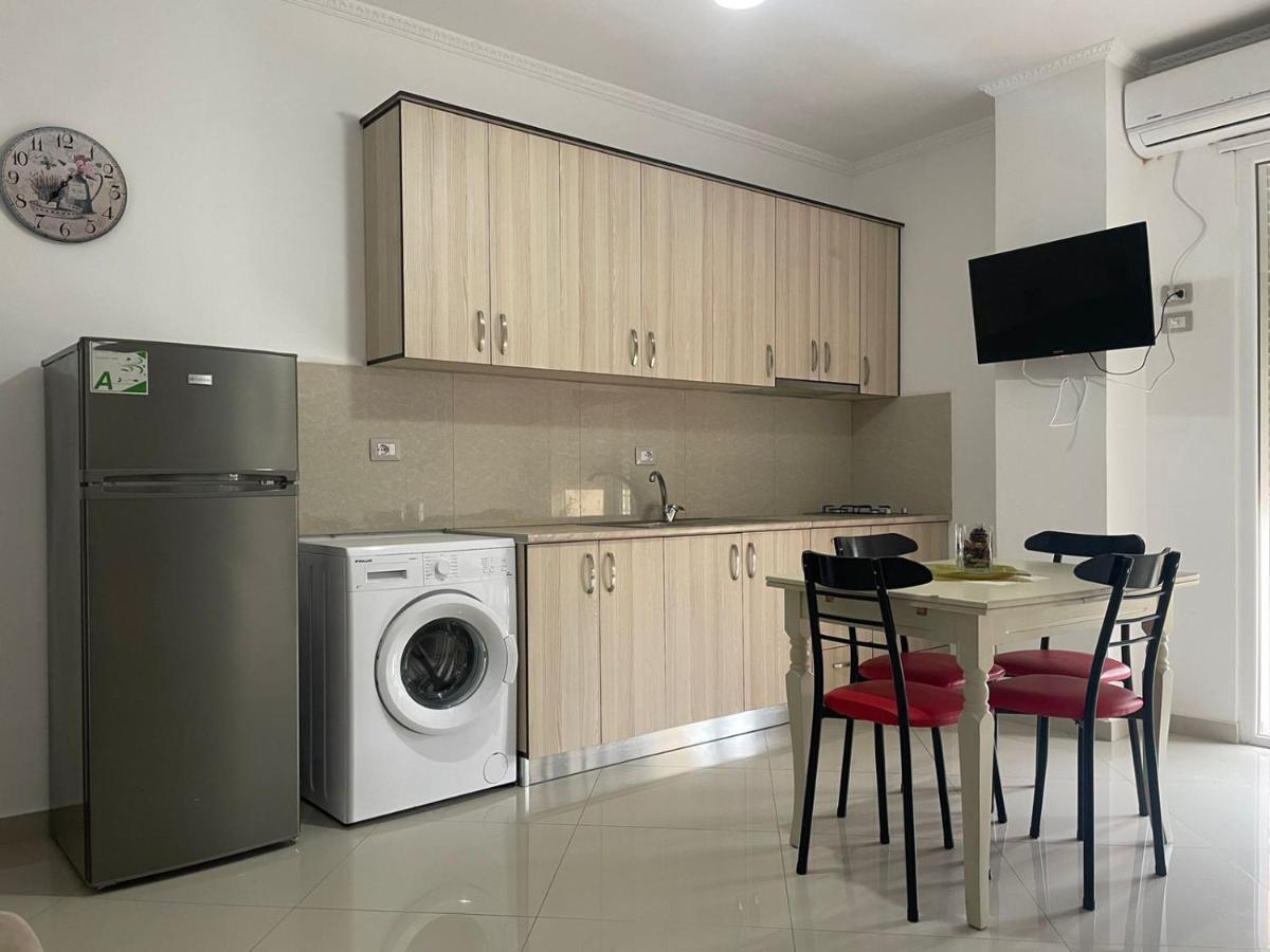 Kraal Apartments Vlorë Buitenkant foto