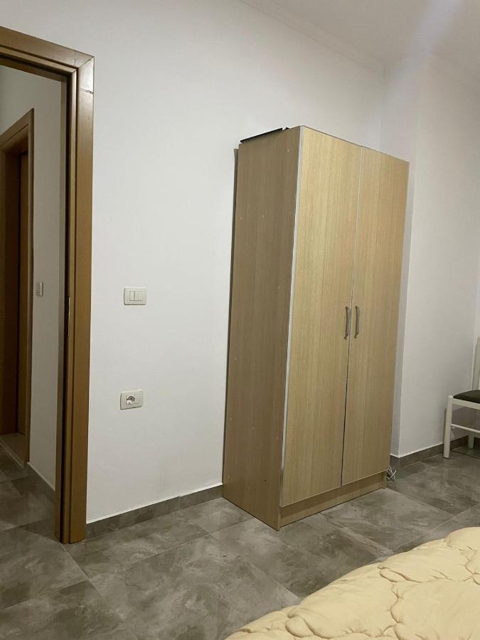 Kraal Apartments Vlorë Buitenkant foto