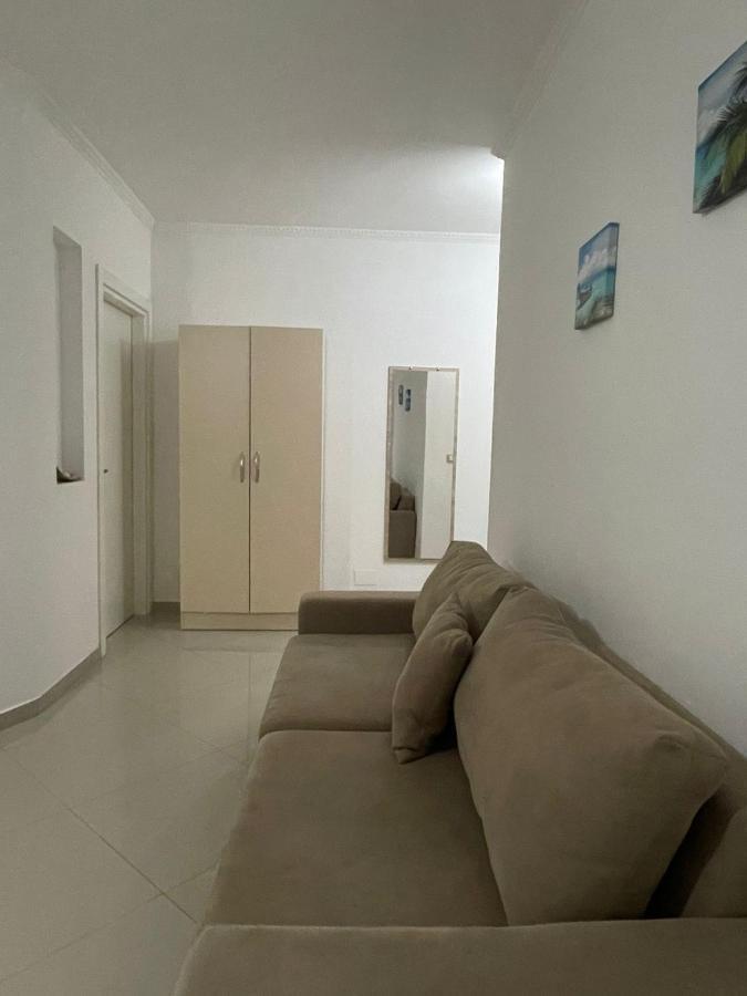 Kraal Apartments Vlorë Buitenkant foto