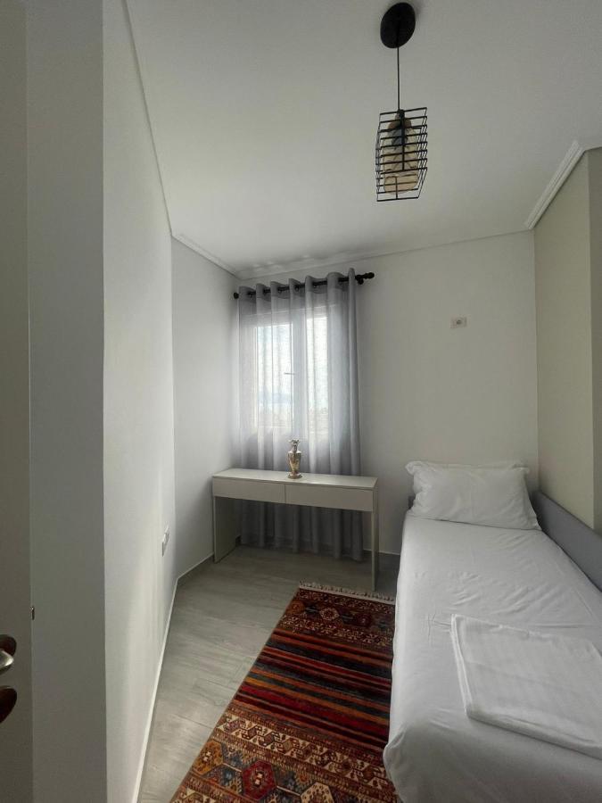 Kraal Apartments Vlorë Buitenkant foto